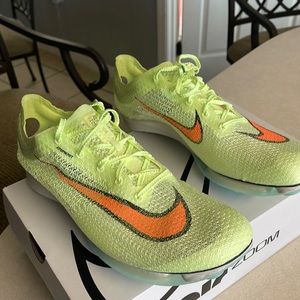 Brand new pair of Nike running shoes